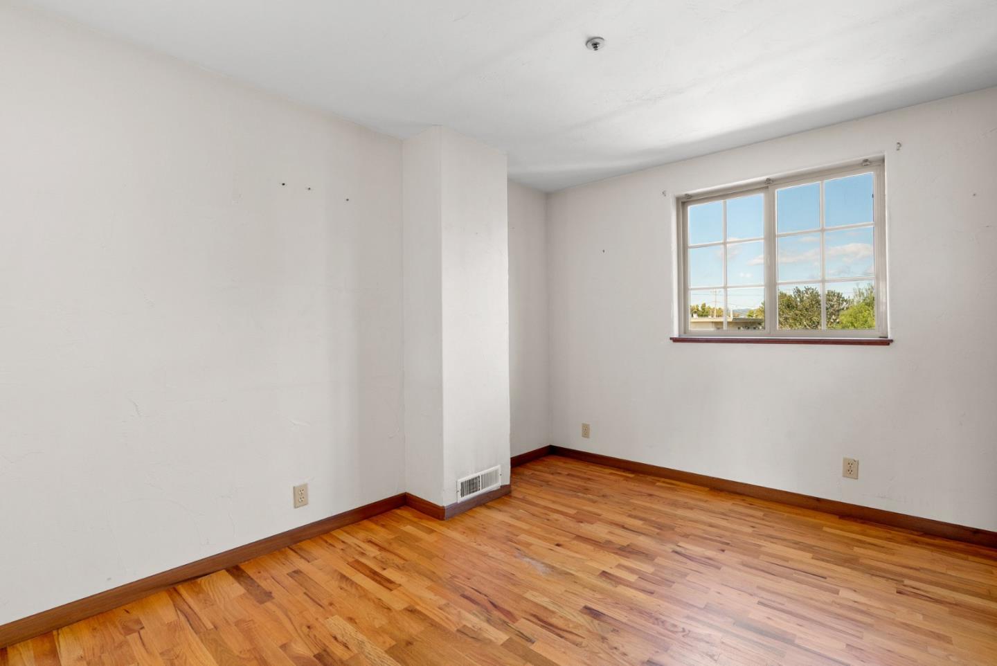 Detail Gallery Image 38 of 56 For 1735 Matthews Ln, Santa Cruz,  CA 95062 - 3 Beds | 2 Baths