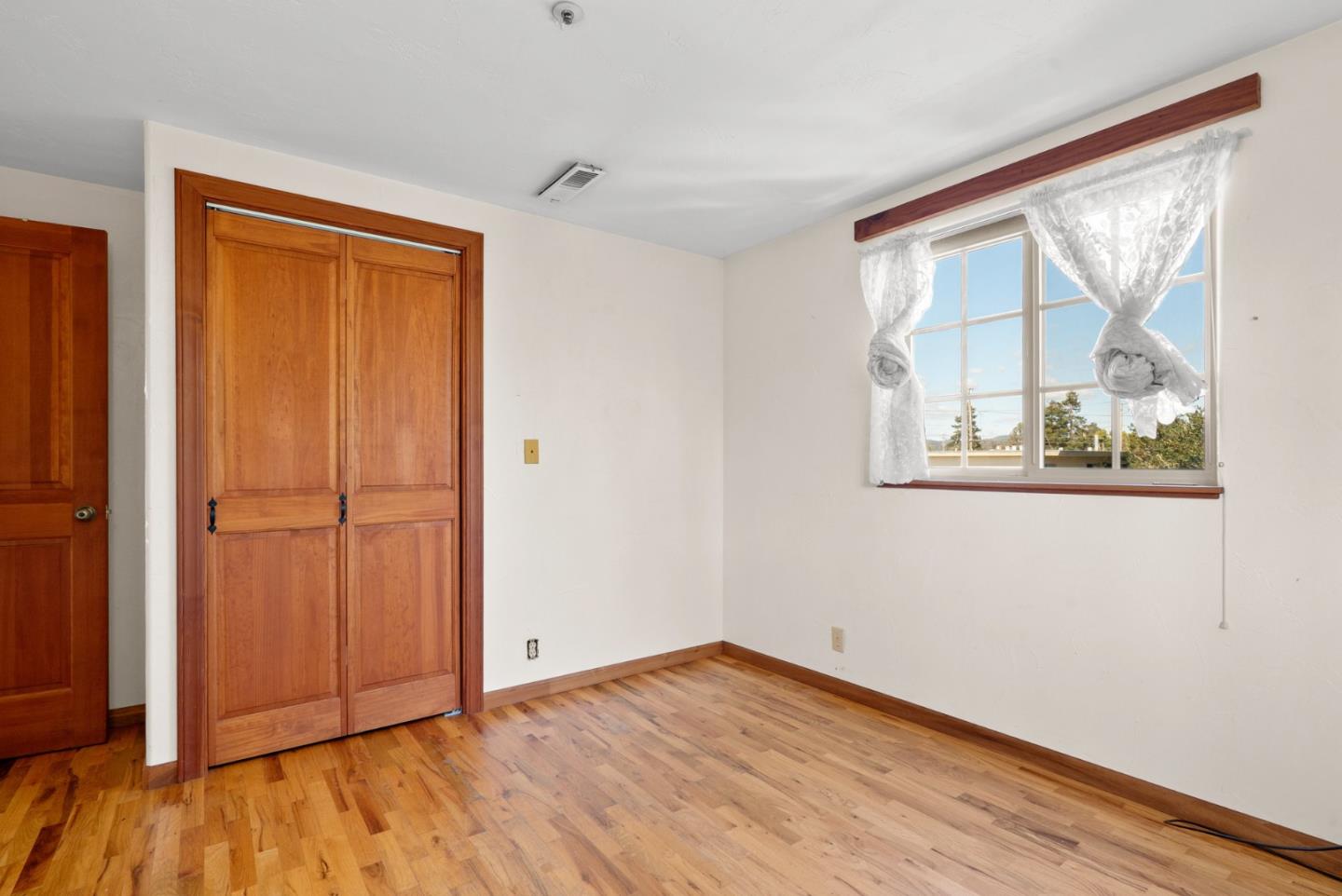 Detail Gallery Image 41 of 56 For 1735 Matthews Ln, Santa Cruz,  CA 95062 - 3 Beds | 2 Baths