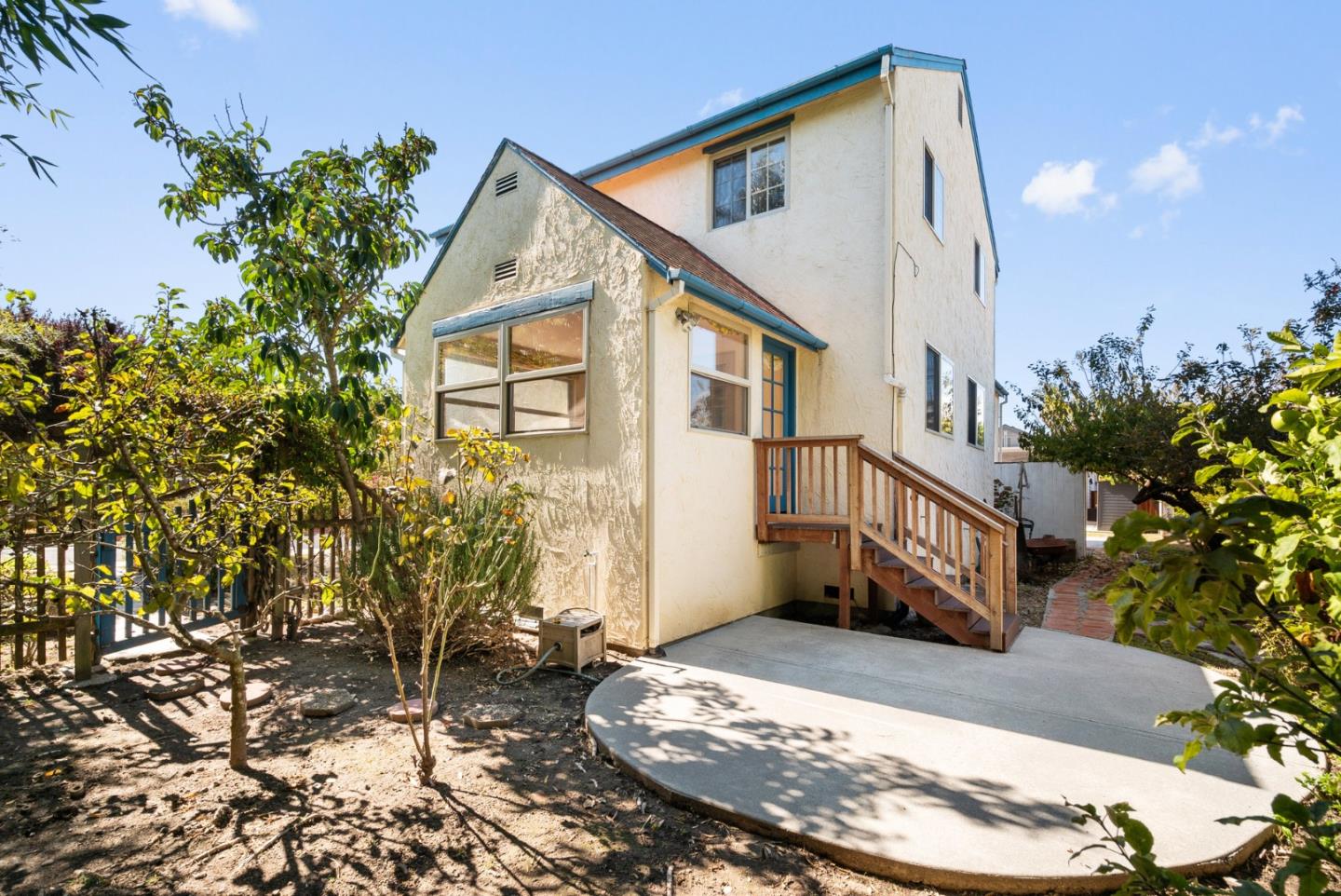 Detail Gallery Image 47 of 56 For 1735 Matthews Ln, Santa Cruz,  CA 95062 - 3 Beds | 2 Baths