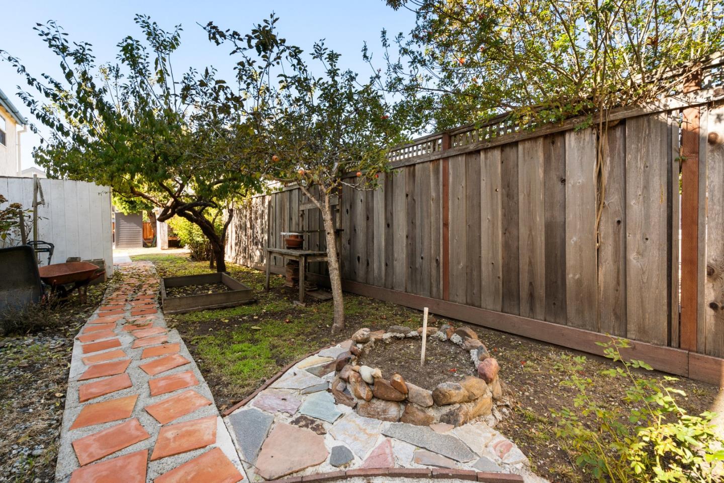 Detail Gallery Image 49 of 56 For 1735 Matthews Ln, Santa Cruz,  CA 95062 - 3 Beds | 2 Baths