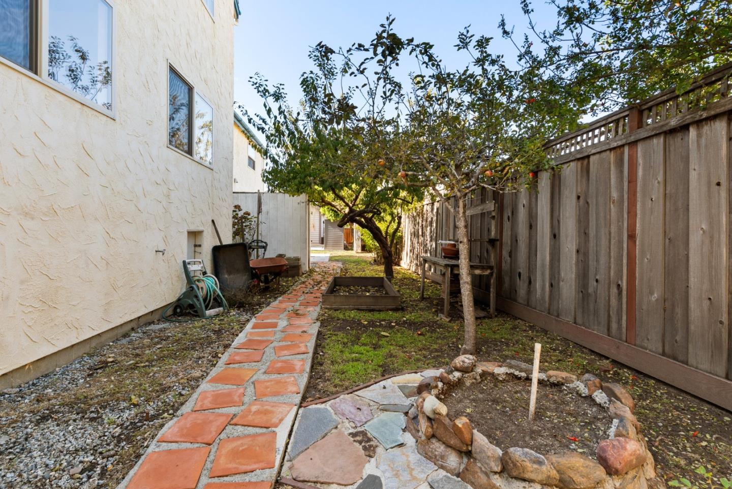 Detail Gallery Image 50 of 56 For 1735 Matthews Ln, Santa Cruz,  CA 95062 - 3 Beds | 2 Baths