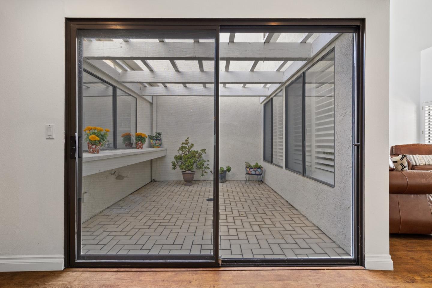 Detail Gallery Image 10 of 36 For 15 Morena, Irvine,  CA 92612 - 2 Beds | 2/1 Baths