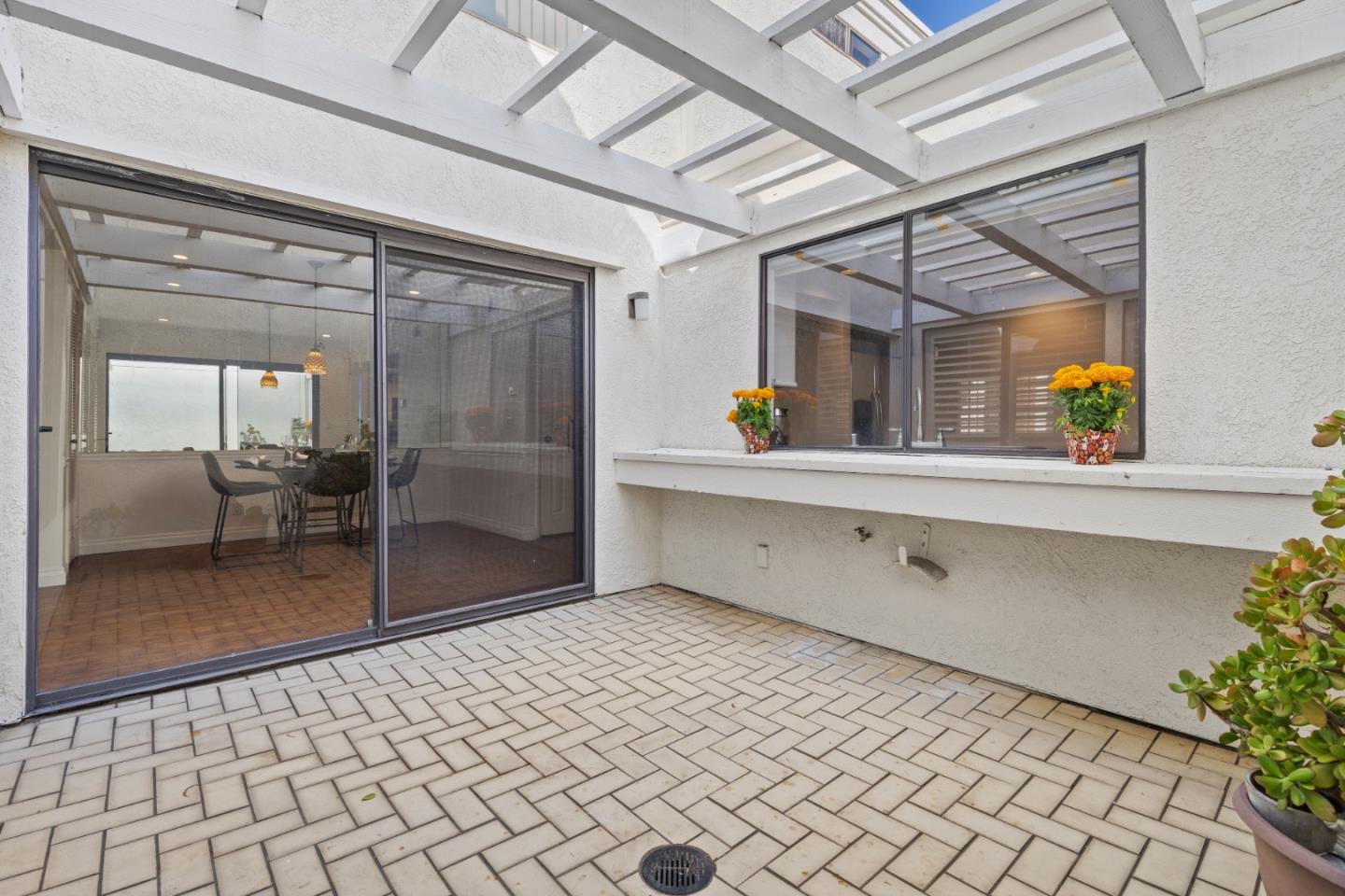 Detail Gallery Image 12 of 36 For 15 Morena, Irvine,  CA 92612 - 2 Beds | 2/1 Baths