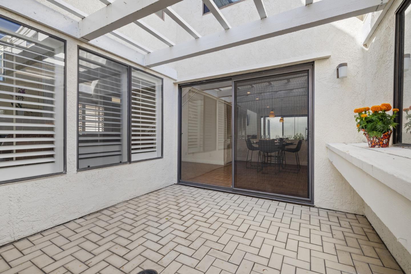 Detail Gallery Image 13 of 36 For 15 Morena, Irvine,  CA 92612 - 2 Beds | 2/1 Baths