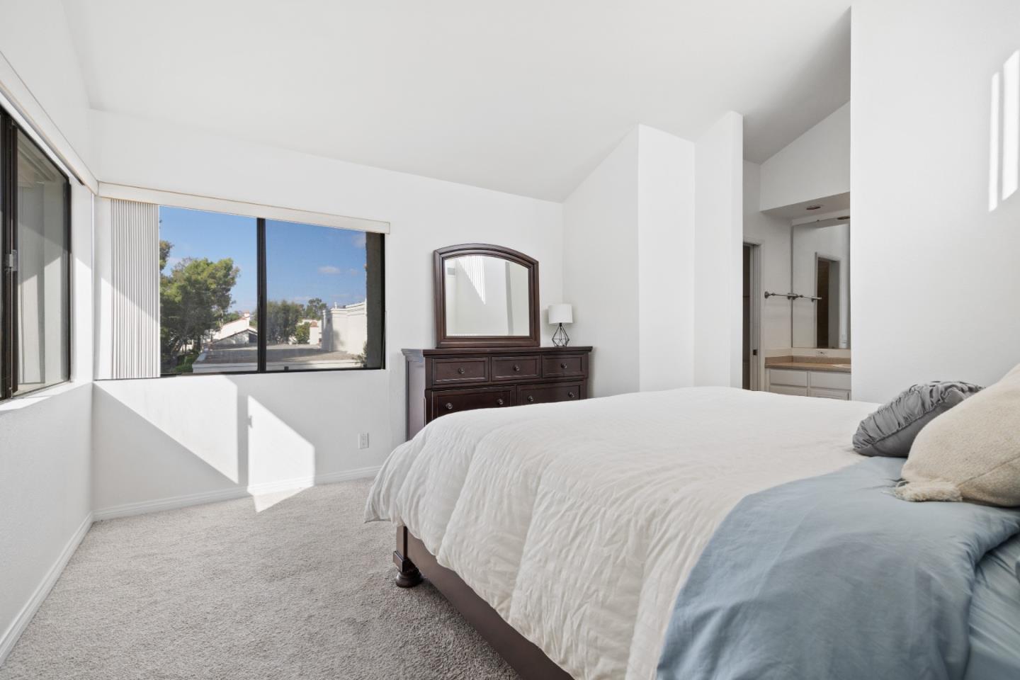 Detail Gallery Image 22 of 36 For 15 Morena, Irvine,  CA 92612 - 2 Beds | 2/1 Baths