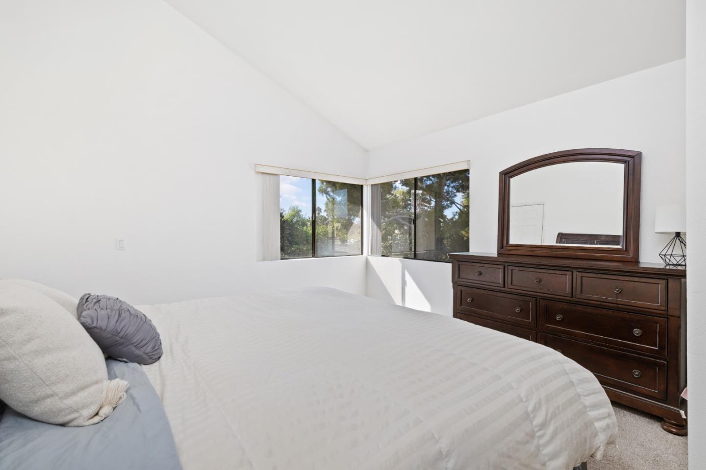 Detail Gallery Image 24 of 36 For 15 Morena, Irvine,  CA 92612 - 2 Beds | 2/1 Baths