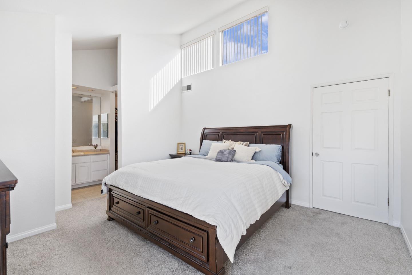 Detail Gallery Image 25 of 36 For 15 Morena, Irvine,  CA 92612 - 2 Beds | 2/1 Baths