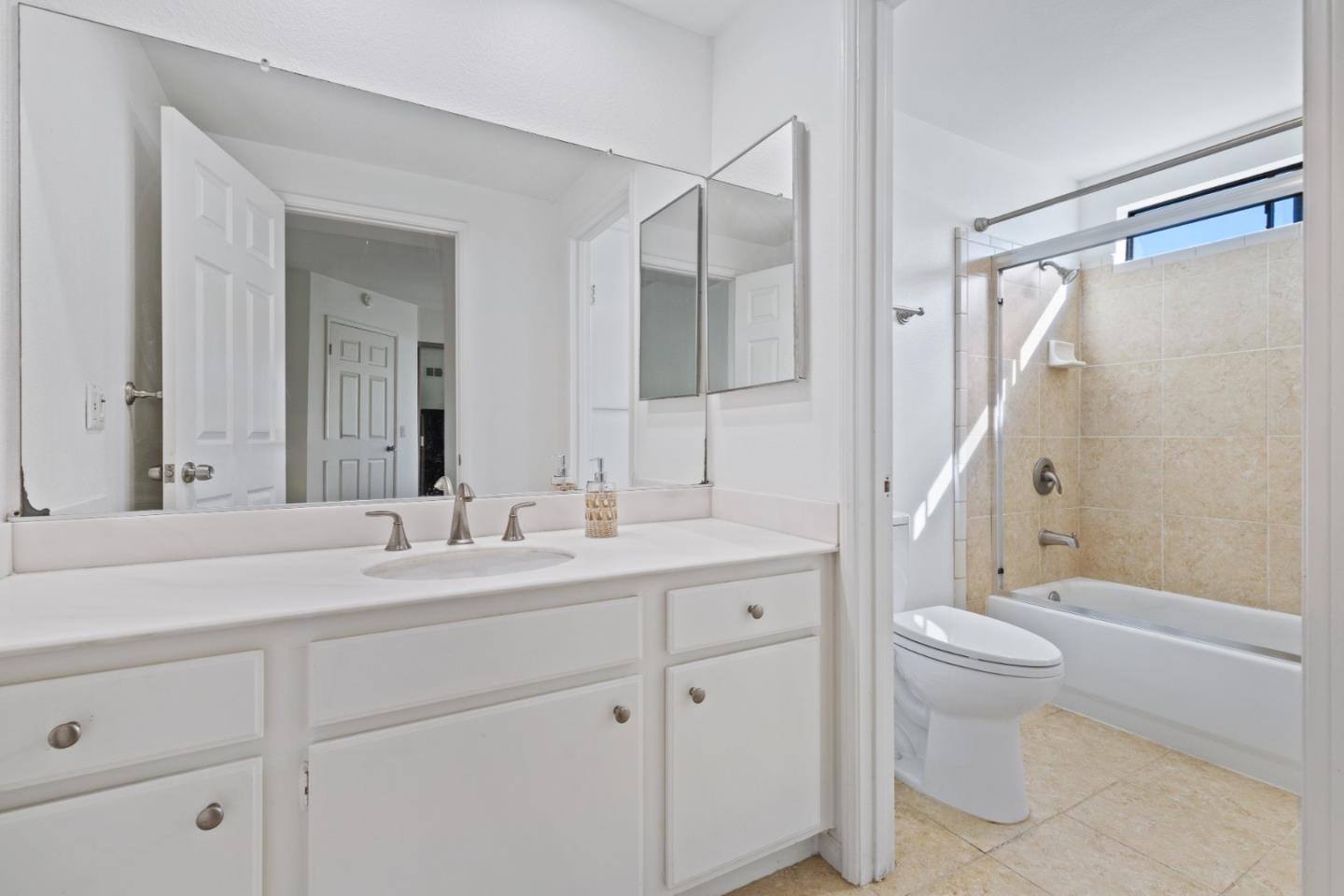 Detail Gallery Image 31 of 36 For 15 Morena, Irvine,  CA 92612 - 2 Beds | 2/1 Baths