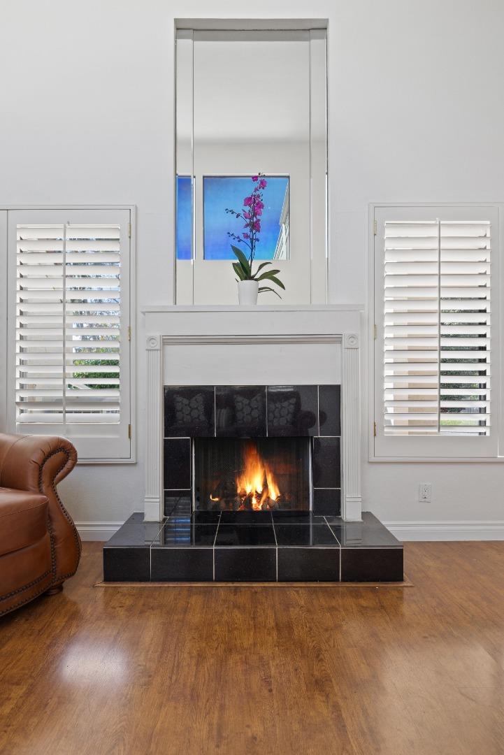 Detail Gallery Image 4 of 36 For 15 Morena, Irvine,  CA 92612 - 2 Beds | 2/1 Baths