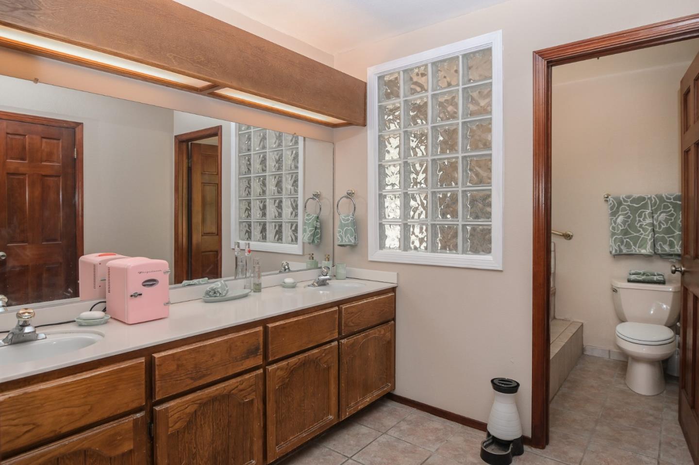 Detail Gallery Image 11 of 31 For 15223 Perry Ln, Morgan Hill,  CA 95037 - 4 Beds | 2/1 Baths