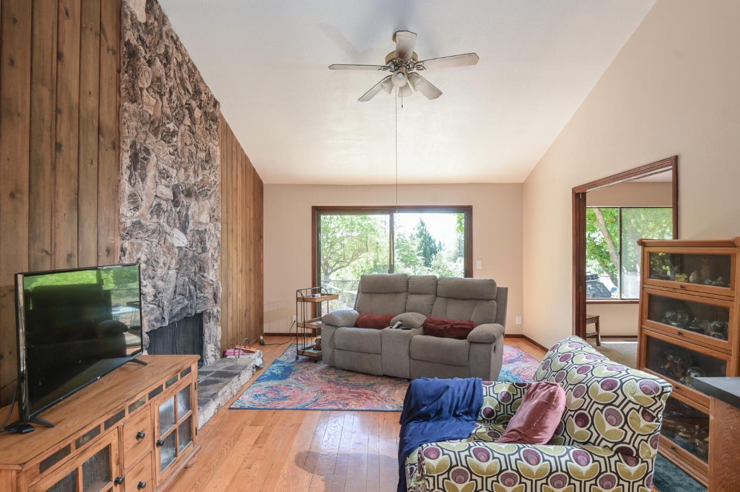 Detail Gallery Image 21 of 31 For 15223 Perry Ln, Morgan Hill,  CA 95037 - 4 Beds | 2/1 Baths