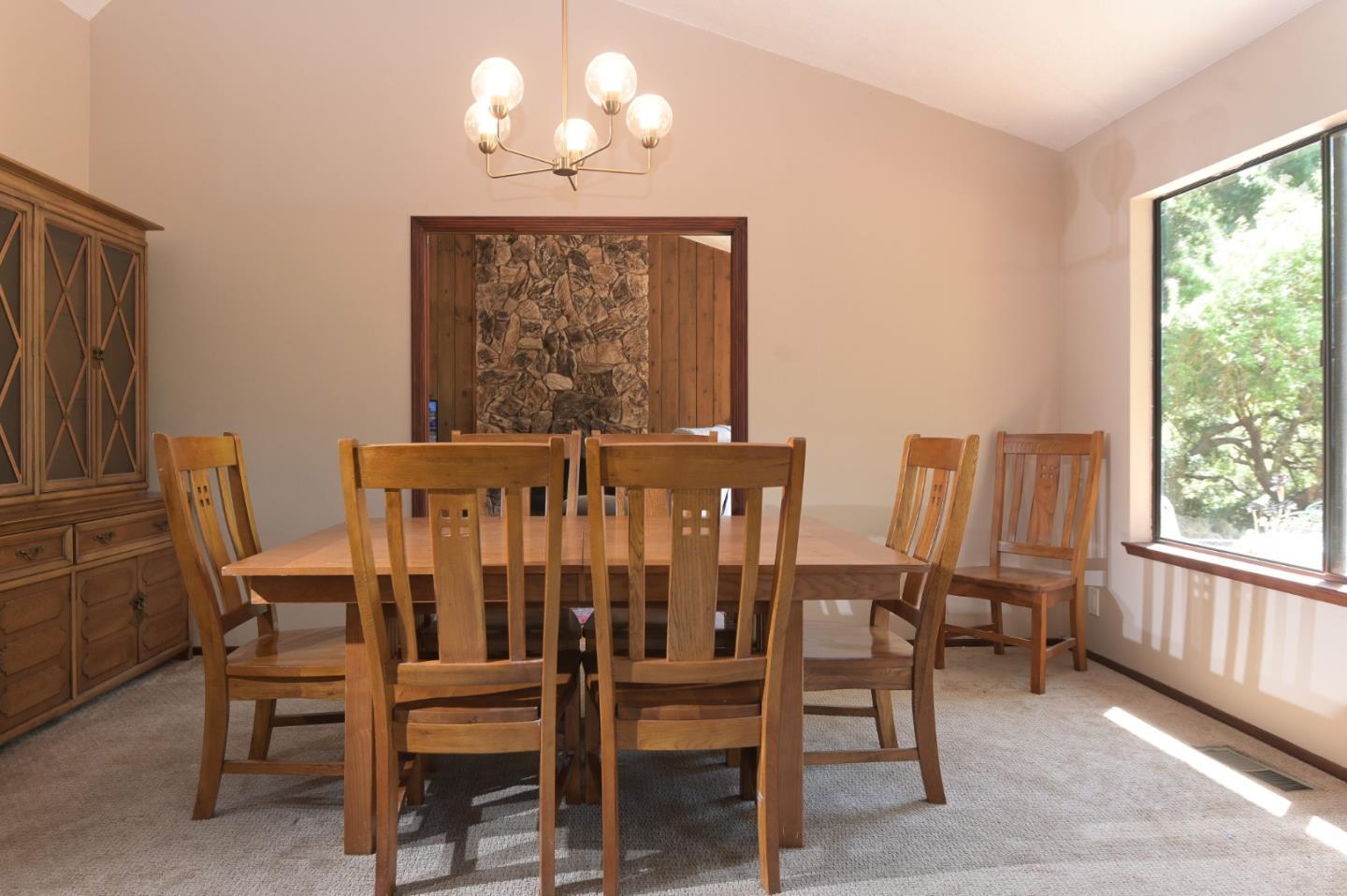 Detail Gallery Image 5 of 31 For 15223 Perry Ln, Morgan Hill,  CA 95037 - 4 Beds | 2/1 Baths