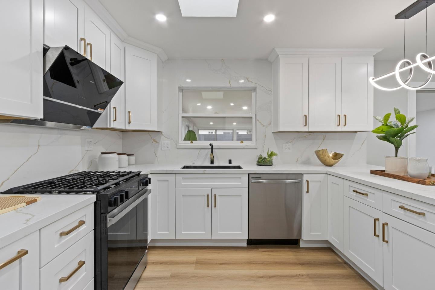 Detail Gallery Image 10 of 58 For 40422 Landon Ave, Fremont,  CA 94538 - 4 Beds | 3 Baths