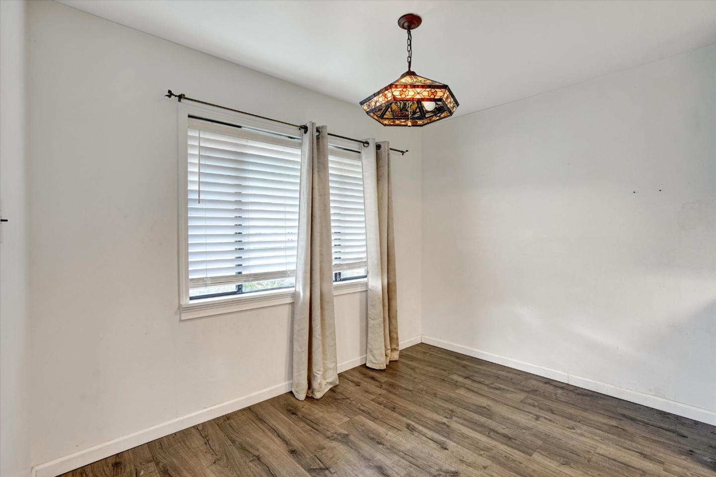 Detail Gallery Image 8 of 53 For 2114 Teakwood St, Vallejo,  CA 94591 - 3 Beds | 2 Baths