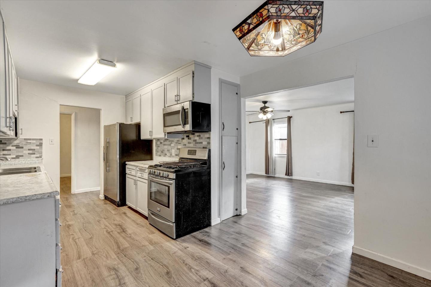 Detail Gallery Image 9 of 53 For 2114 Teakwood St, Vallejo,  CA 94591 - 3 Beds | 2 Baths