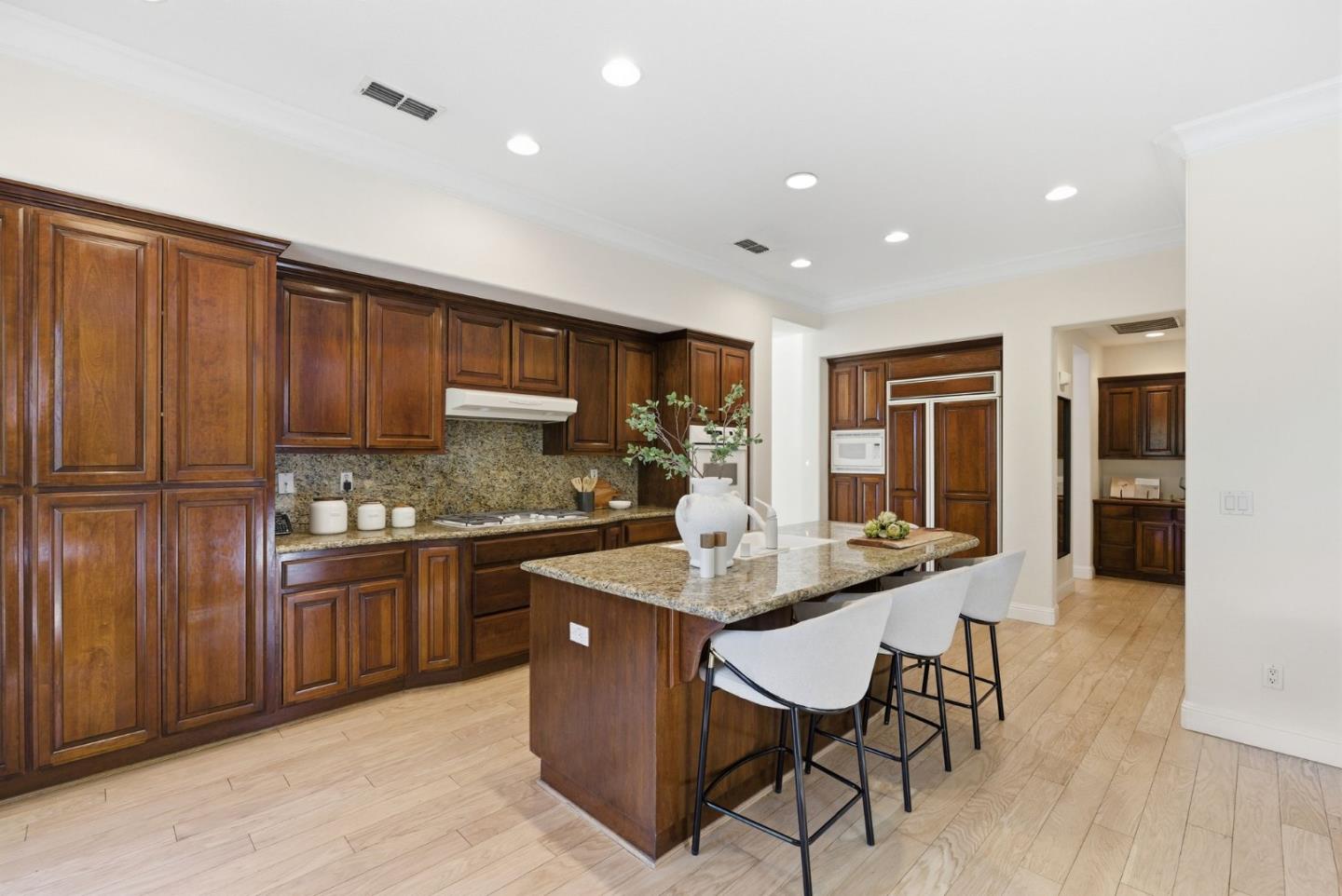Detail Gallery Image 17 of 72 For 108 Ayala Ct, Los Gatos,  CA 95032 - 3 Beds | 2/1 Baths