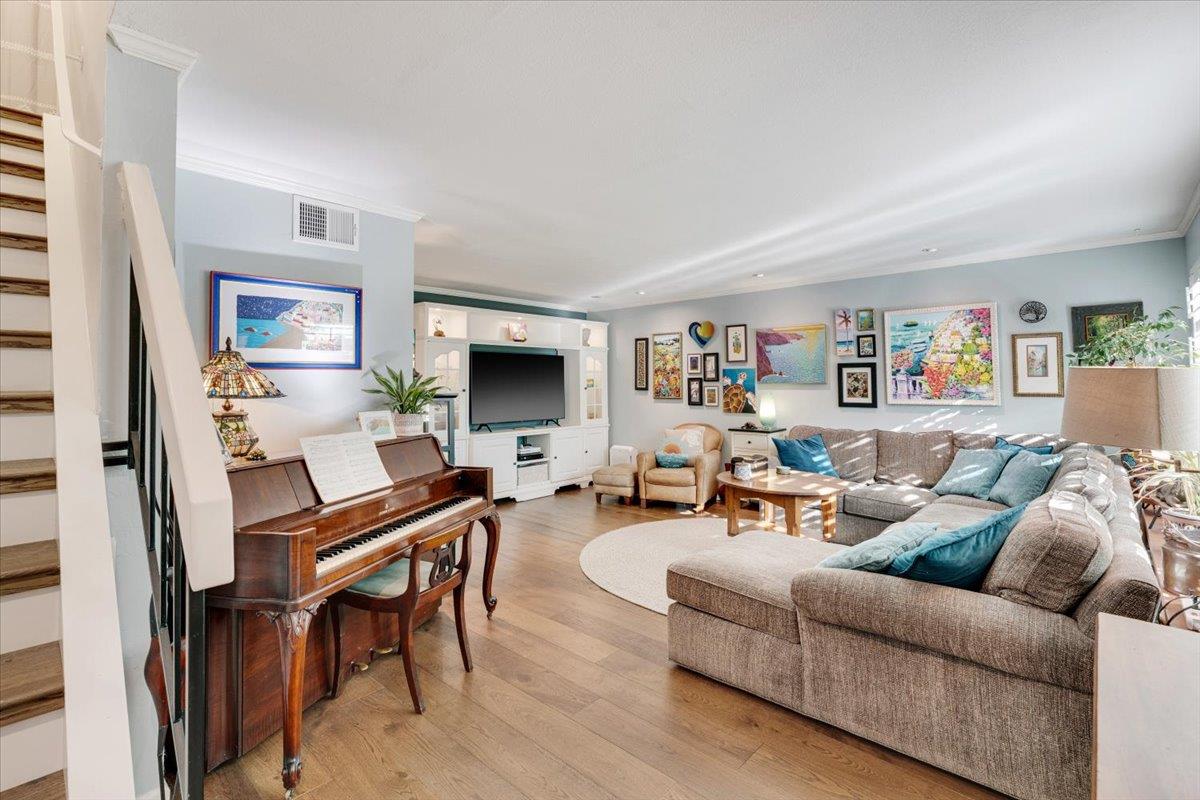 Detail Gallery Image 3 of 35 For 4568 Cimarron River Ct, San Jose,  CA 95136 - 3 Beds | 2/1 Baths