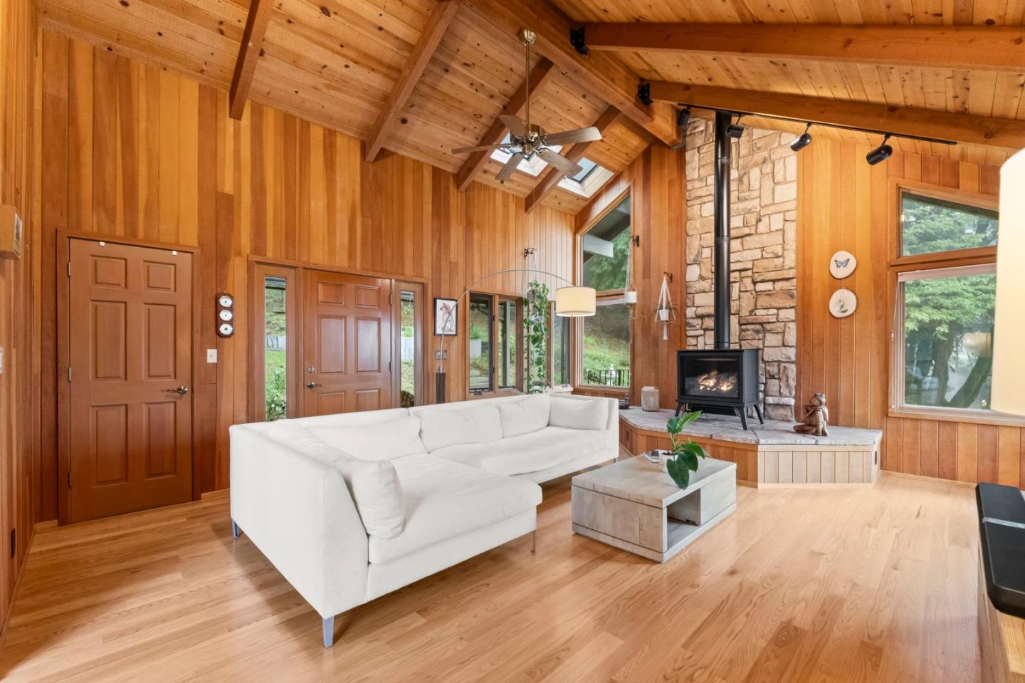 Detail Gallery Image 11 of 41 For 12351 Indian Rock Way, Los Gatos,  CA 95033 - 3 Beds | 2/1 Baths