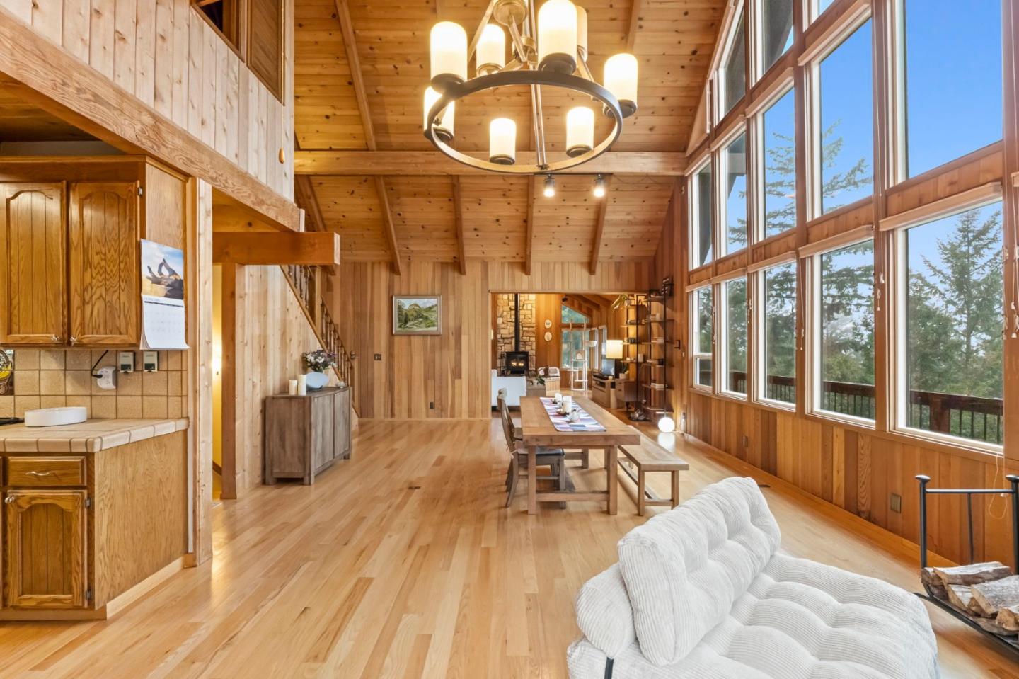 Detail Gallery Image 14 of 41 For 12351 Indian Rock Way, Los Gatos,  CA 95033 - 3 Beds | 2/1 Baths