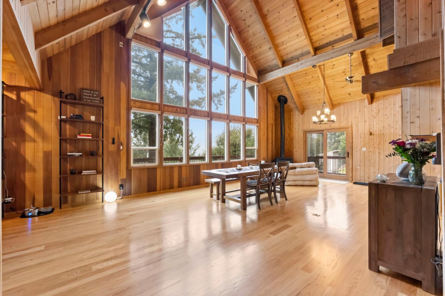 Detail Gallery Image 16 of 41 For 12351 Indian Rock Way, Los Gatos,  CA 95033 - 3 Beds | 2/1 Baths