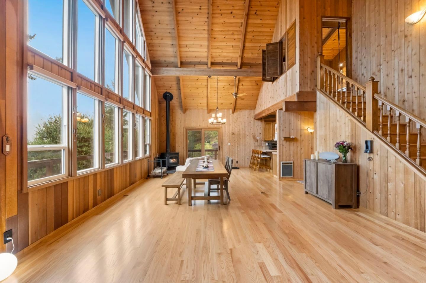 Detail Gallery Image 17 of 41 For 12351 Indian Rock Way, Los Gatos,  CA 95033 - 3 Beds | 2/1 Baths