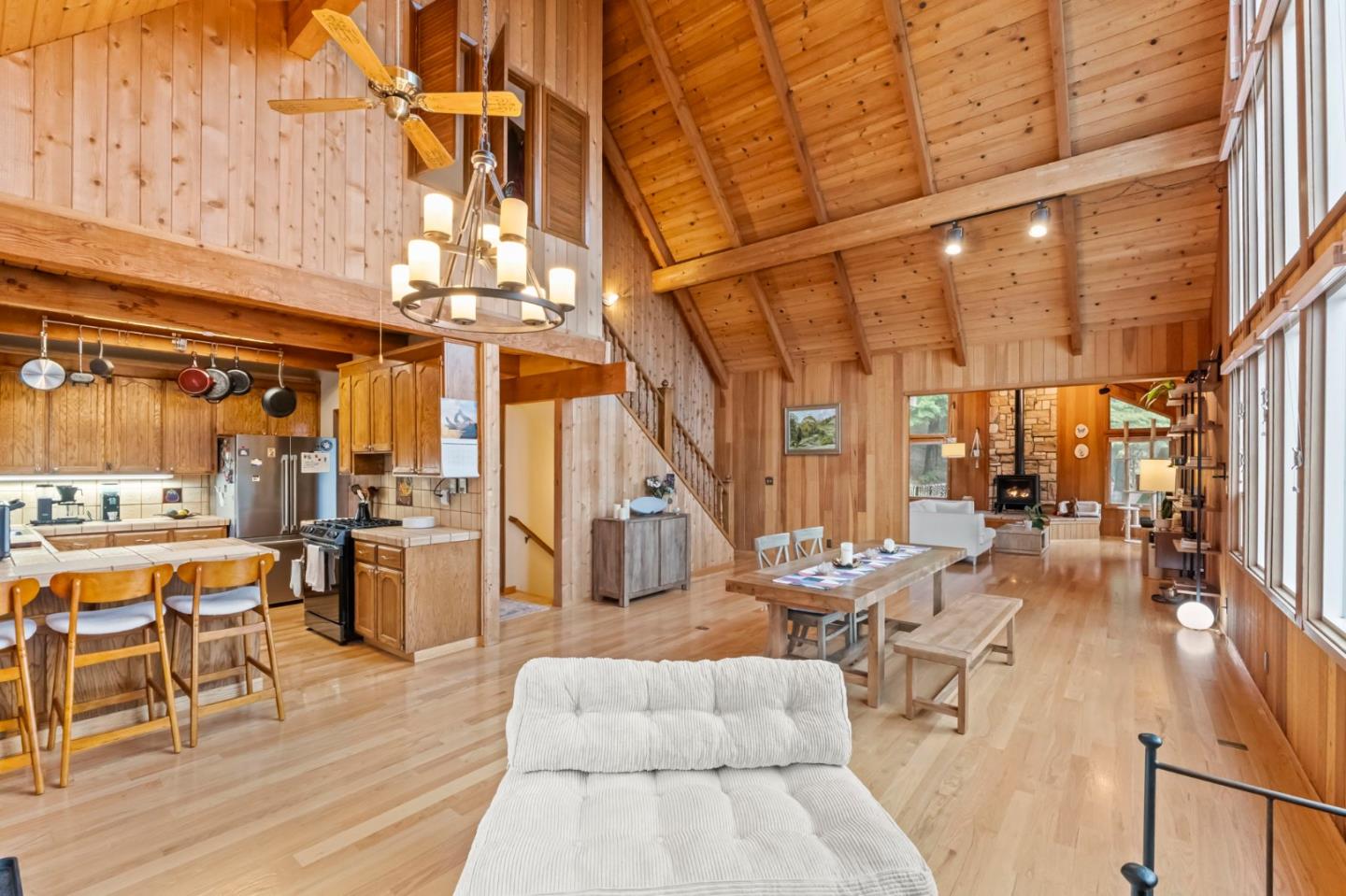 Detail Gallery Image 20 of 41 For 12351 Indian Rock Way, Los Gatos,  CA 95033 - 3 Beds | 2/1 Baths