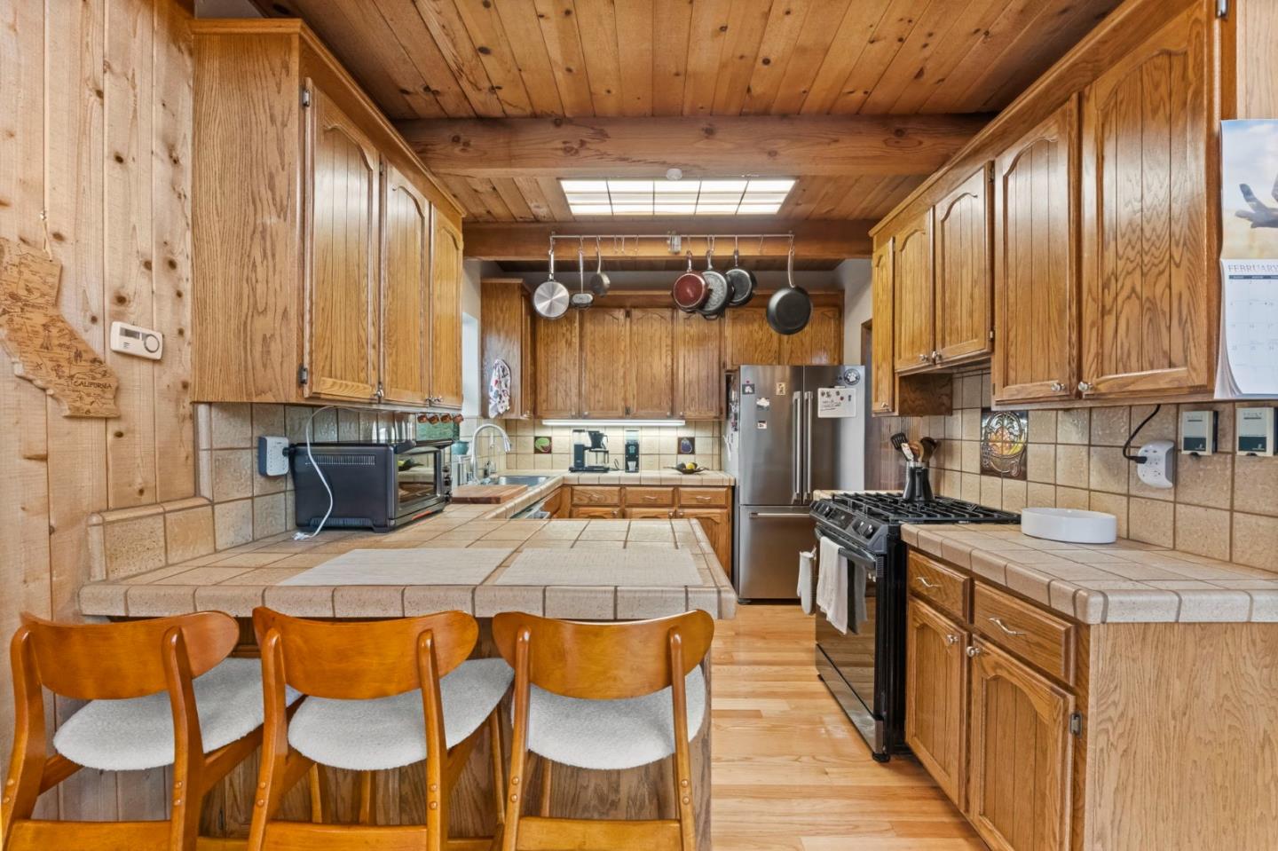 Detail Gallery Image 21 of 41 For 12351 Indian Rock Way, Los Gatos,  CA 95033 - 3 Beds | 2/1 Baths