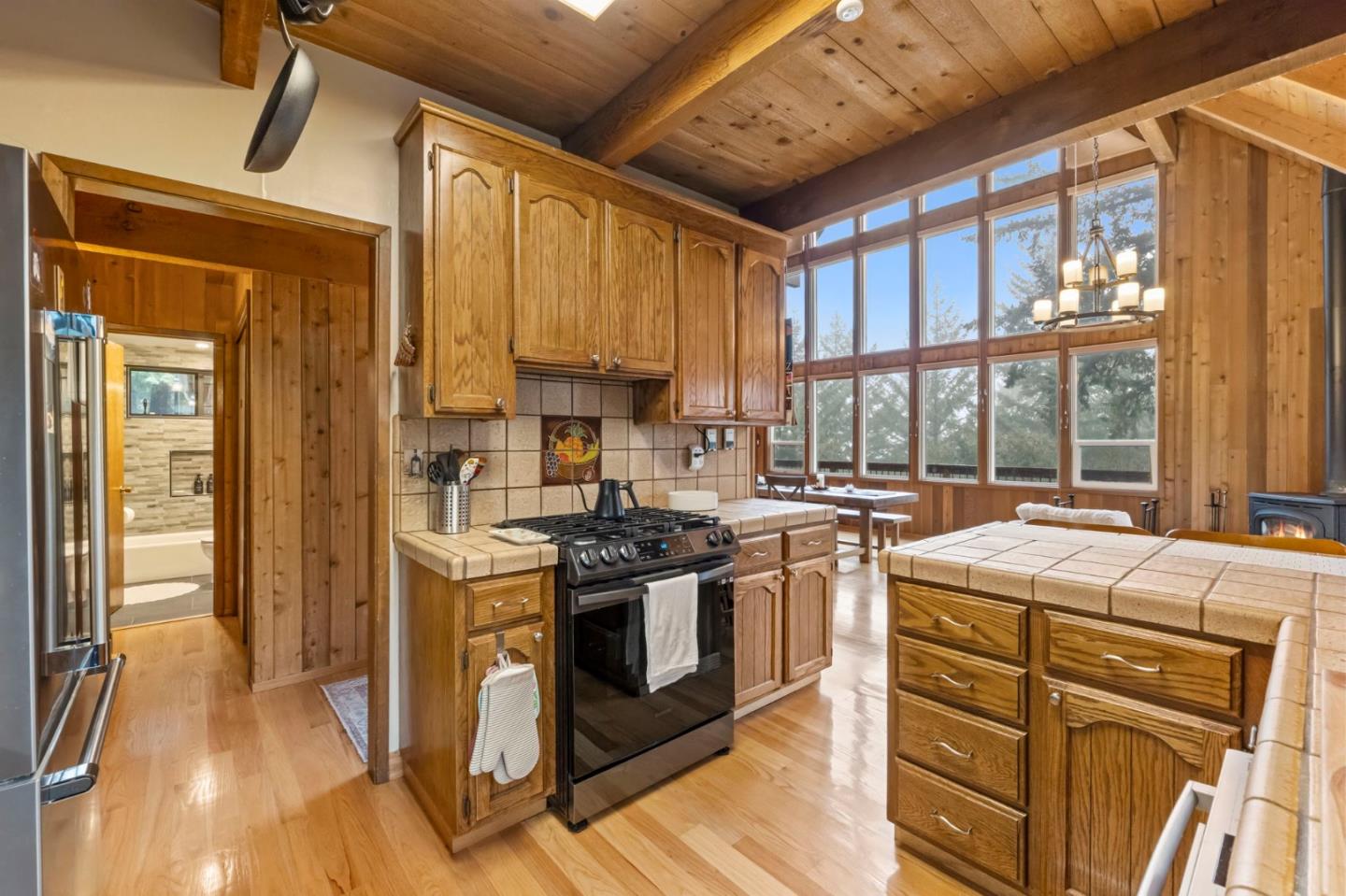 Detail Gallery Image 23 of 41 For 12351 Indian Rock Way, Los Gatos,  CA 95033 - 3 Beds | 2/1 Baths