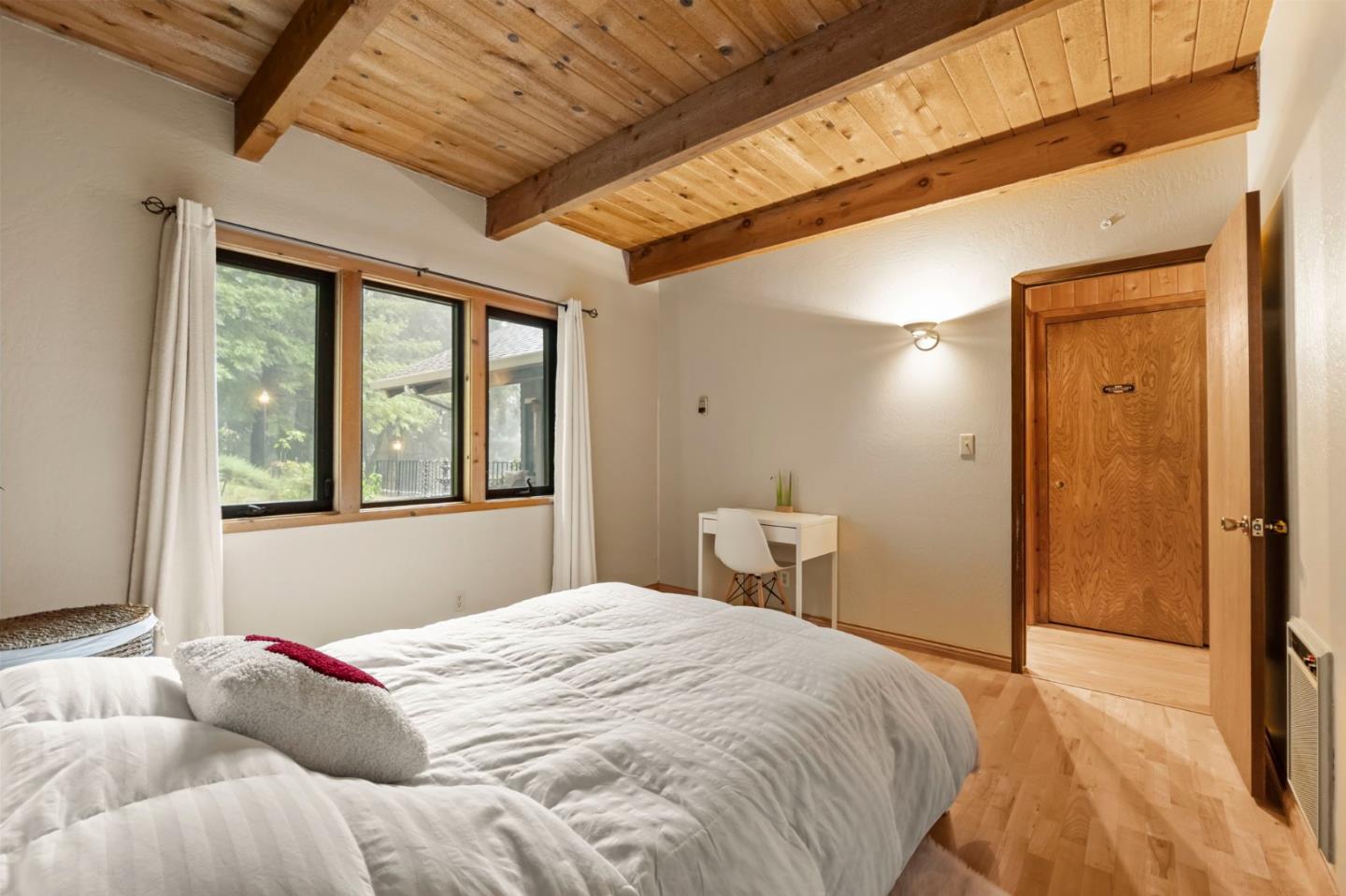 Detail Gallery Image 32 of 41 For 12351 Indian Rock Way, Los Gatos,  CA 95033 - 3 Beds | 2/1 Baths