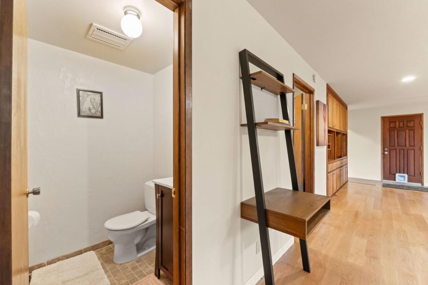 Detail Gallery Image 37 of 41 For 12351 Indian Rock Way, Los Gatos,  CA 95033 - 3 Beds | 2/1 Baths