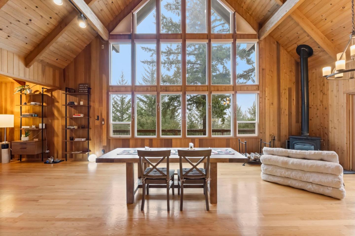 Detail Gallery Image 7 of 41 For 12351 Indian Rock Way, Los Gatos,  CA 95033 - 3 Beds | 2/1 Baths