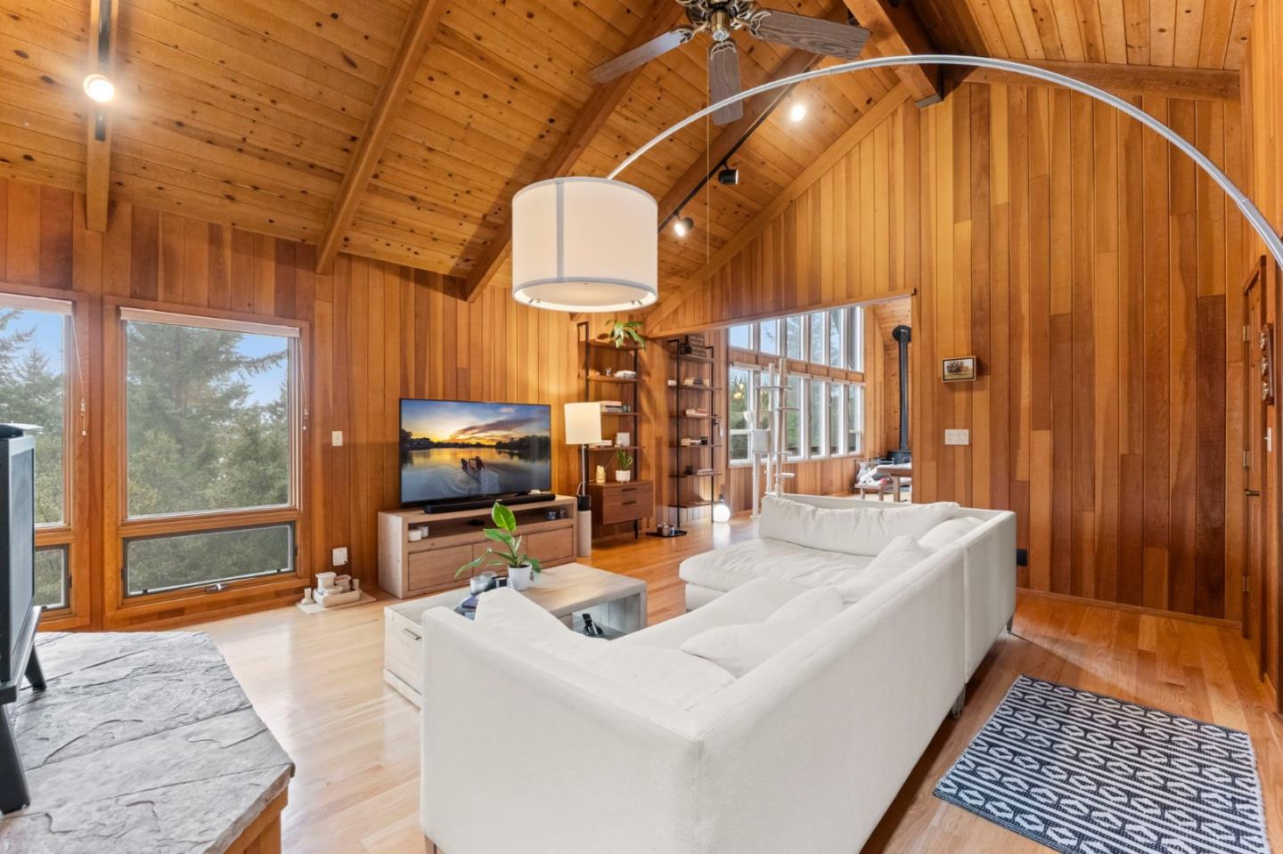 Detail Gallery Image 8 of 41 For 12351 Indian Rock Way, Los Gatos,  CA 95033 - 3 Beds | 2/1 Baths