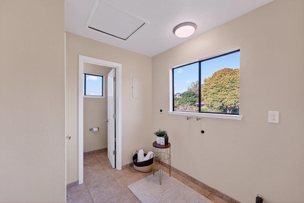 Detail Gallery Image 27 of 49 For 29 Crest Ln, La Selva Beach,  CA 95076 - 3 Beds | 2/1 Baths