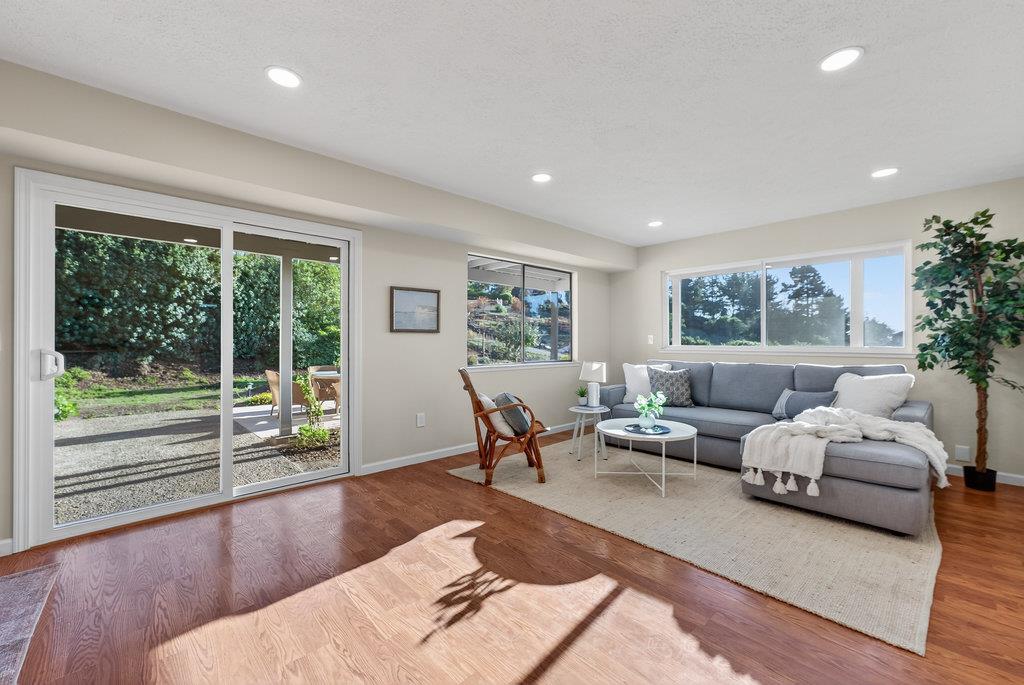 Detail Gallery Image 30 of 49 For 29 Crest Ln, La Selva Beach,  CA 95076 - 3 Beds | 2/1 Baths