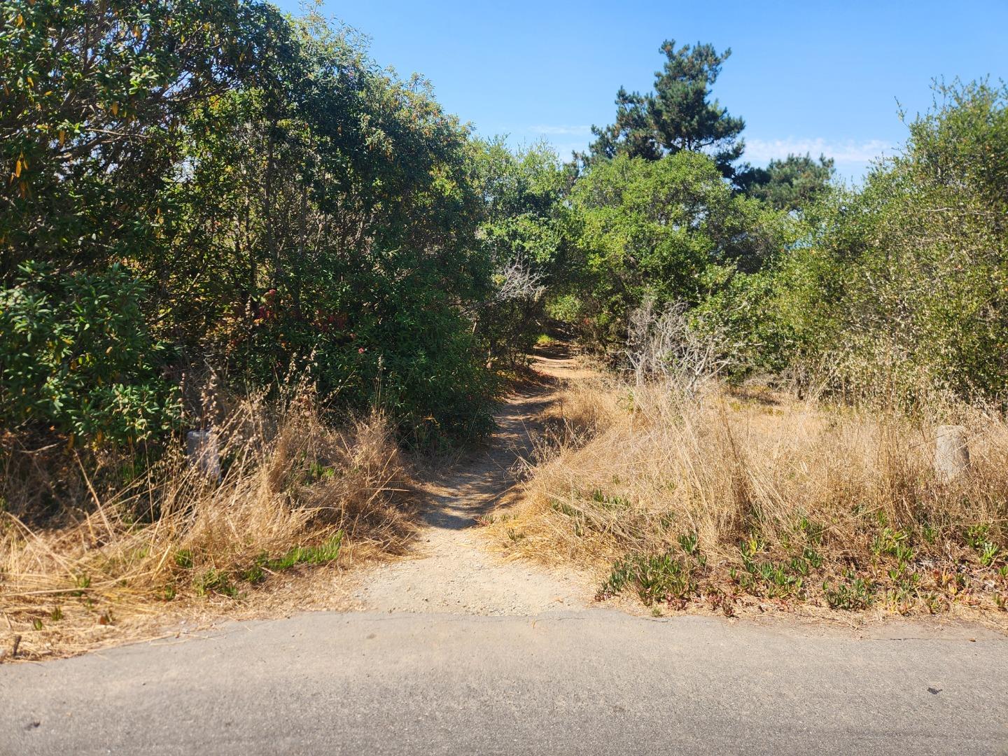 Detail Gallery Image 42 of 49 For 29 Crest Ln, La Selva Beach,  CA 95076 - 3 Beds | 2/1 Baths