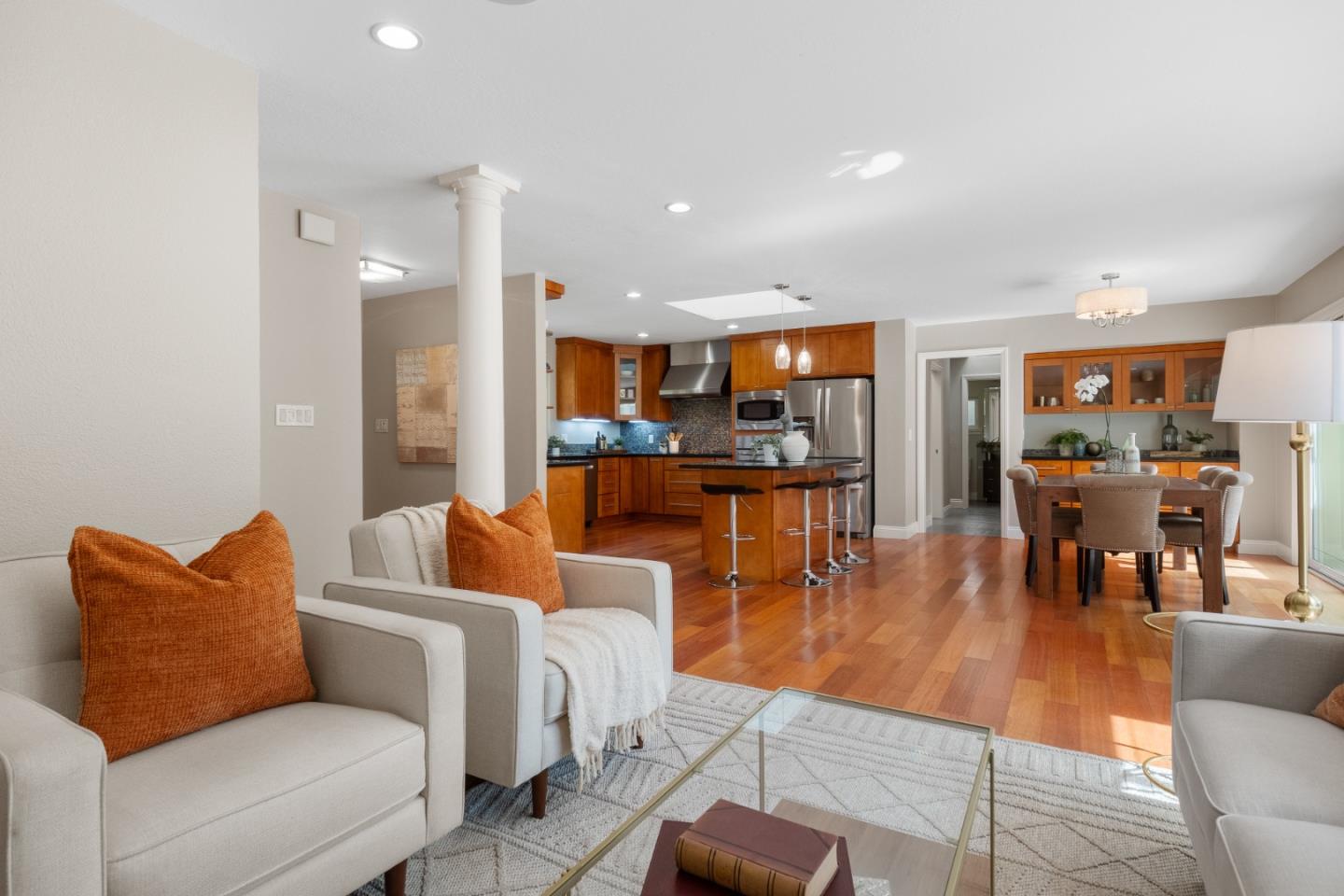 Detail Gallery Image 11 of 62 For 1098 Muir Way, Los Altos,  CA 94024 - 4 Beds | 3 Baths