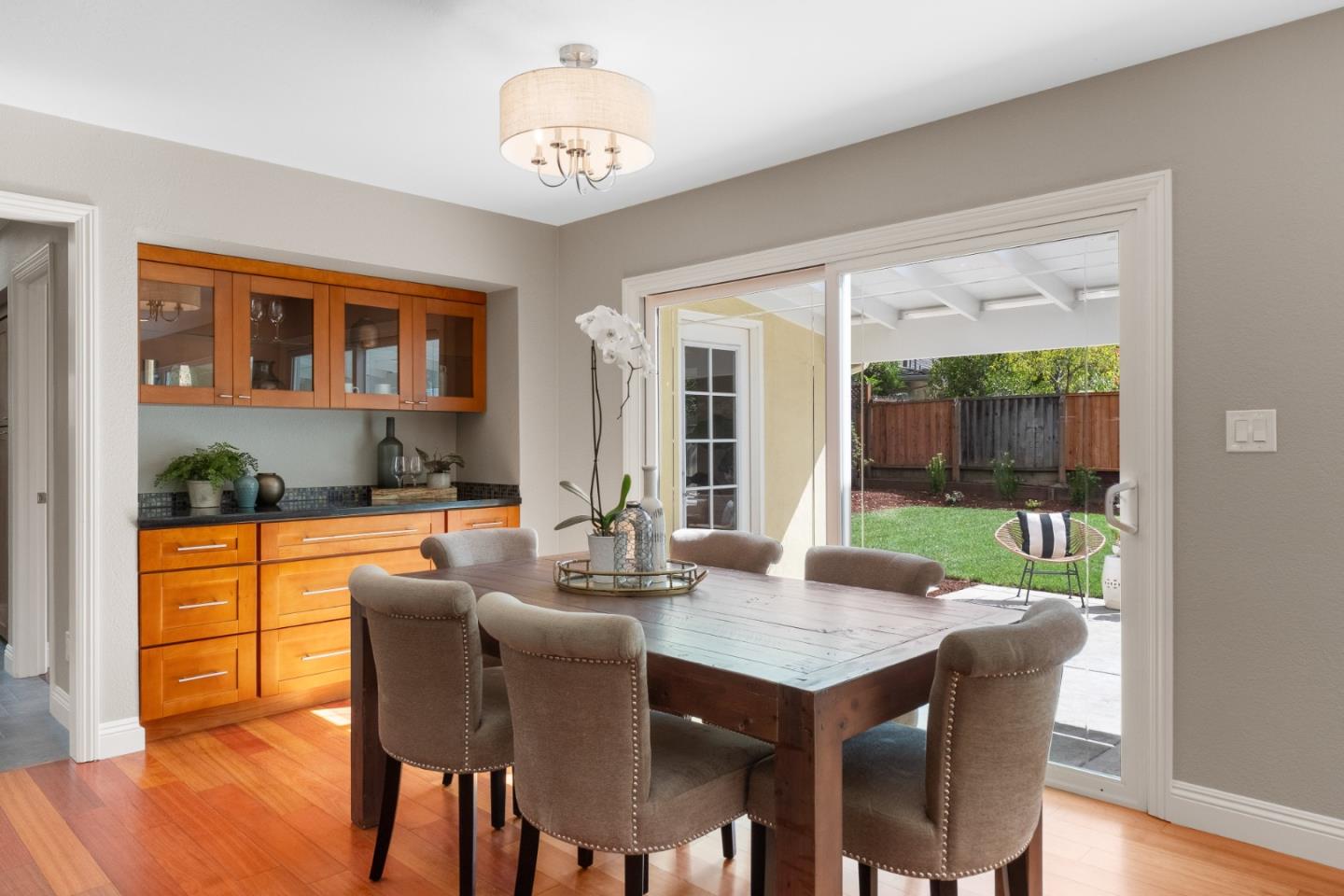 Detail Gallery Image 12 of 62 For 1098 Muir Way, Los Altos,  CA 94024 - 4 Beds | 3 Baths