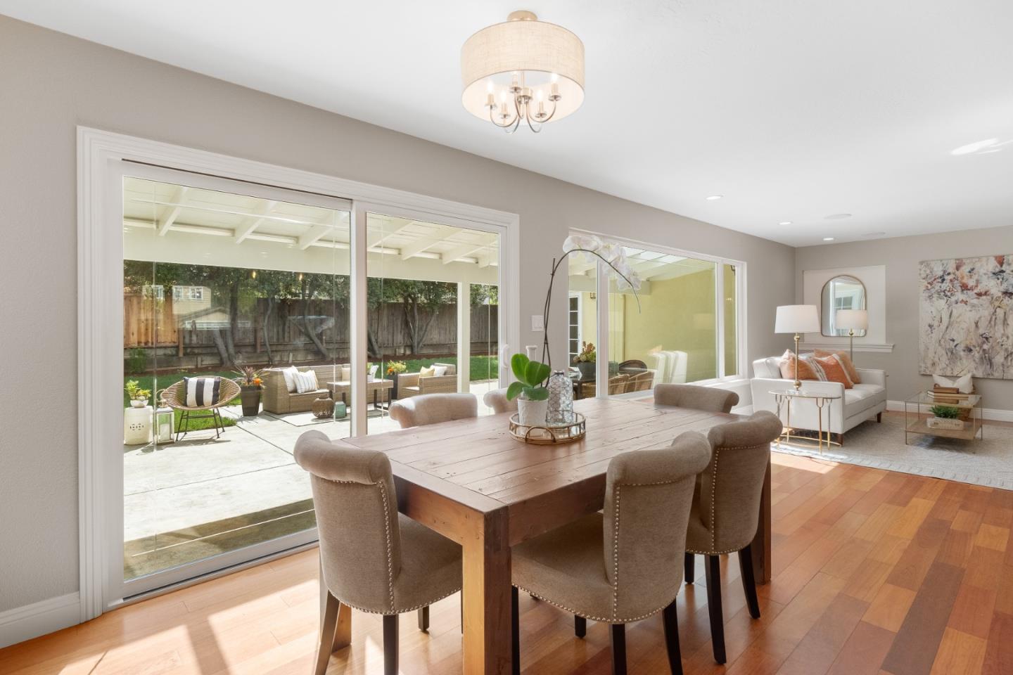 Detail Gallery Image 13 of 62 For 1098 Muir Way, Los Altos,  CA 94024 - 4 Beds | 3 Baths