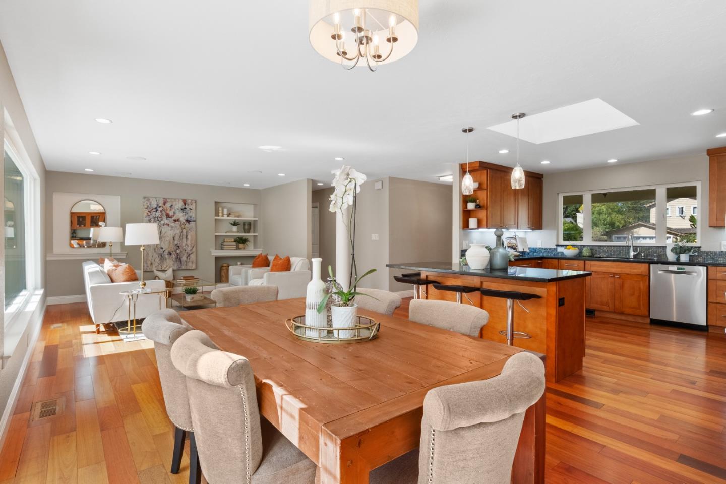 Detail Gallery Image 14 of 62 For 1098 Muir Way, Los Altos,  CA 94024 - 4 Beds | 3 Baths