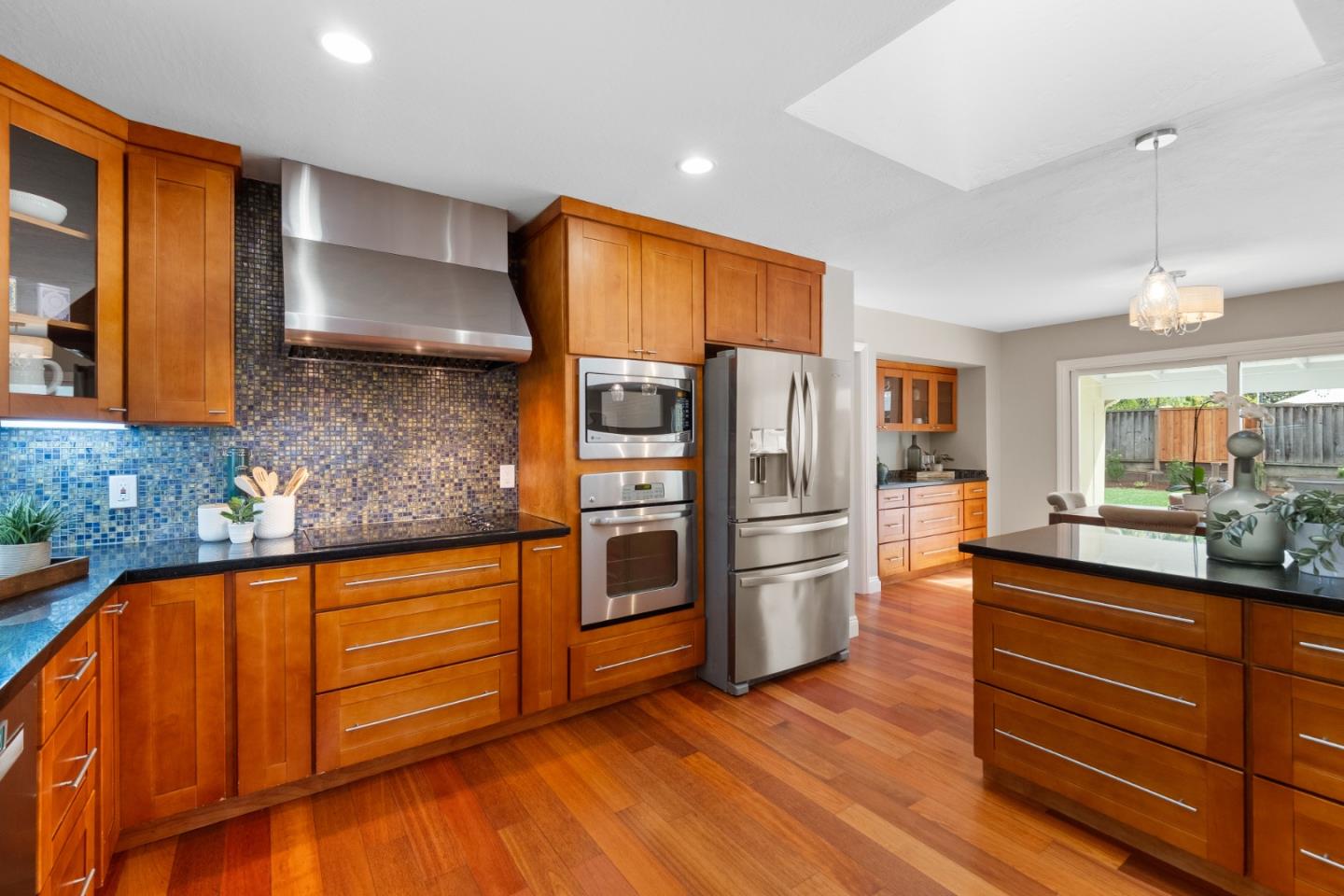 Detail Gallery Image 20 of 62 For 1098 Muir Way, Los Altos,  CA 94024 - 4 Beds | 3 Baths