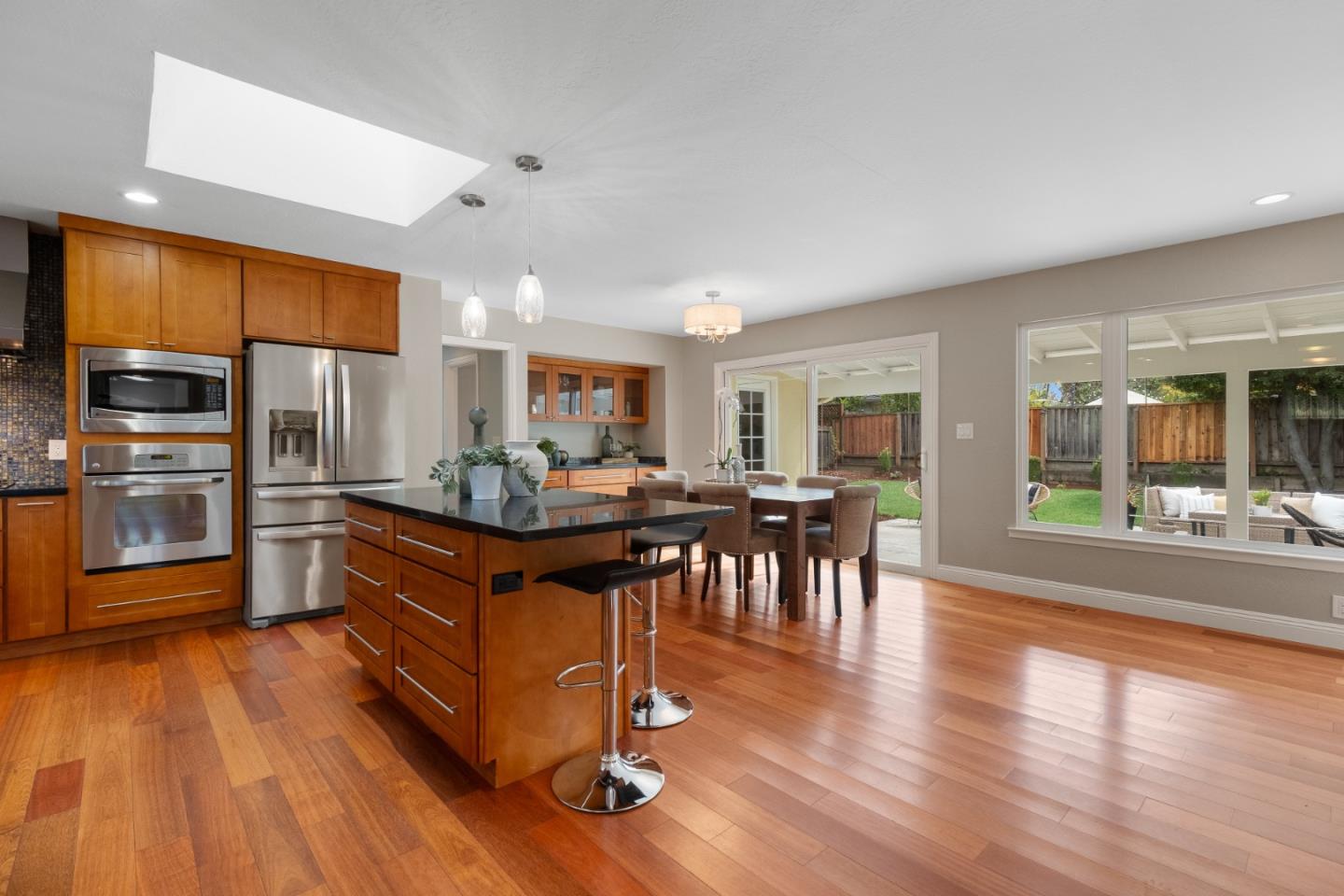 Detail Gallery Image 23 of 62 For 1098 Muir Way, Los Altos,  CA 94024 - 4 Beds | 3 Baths