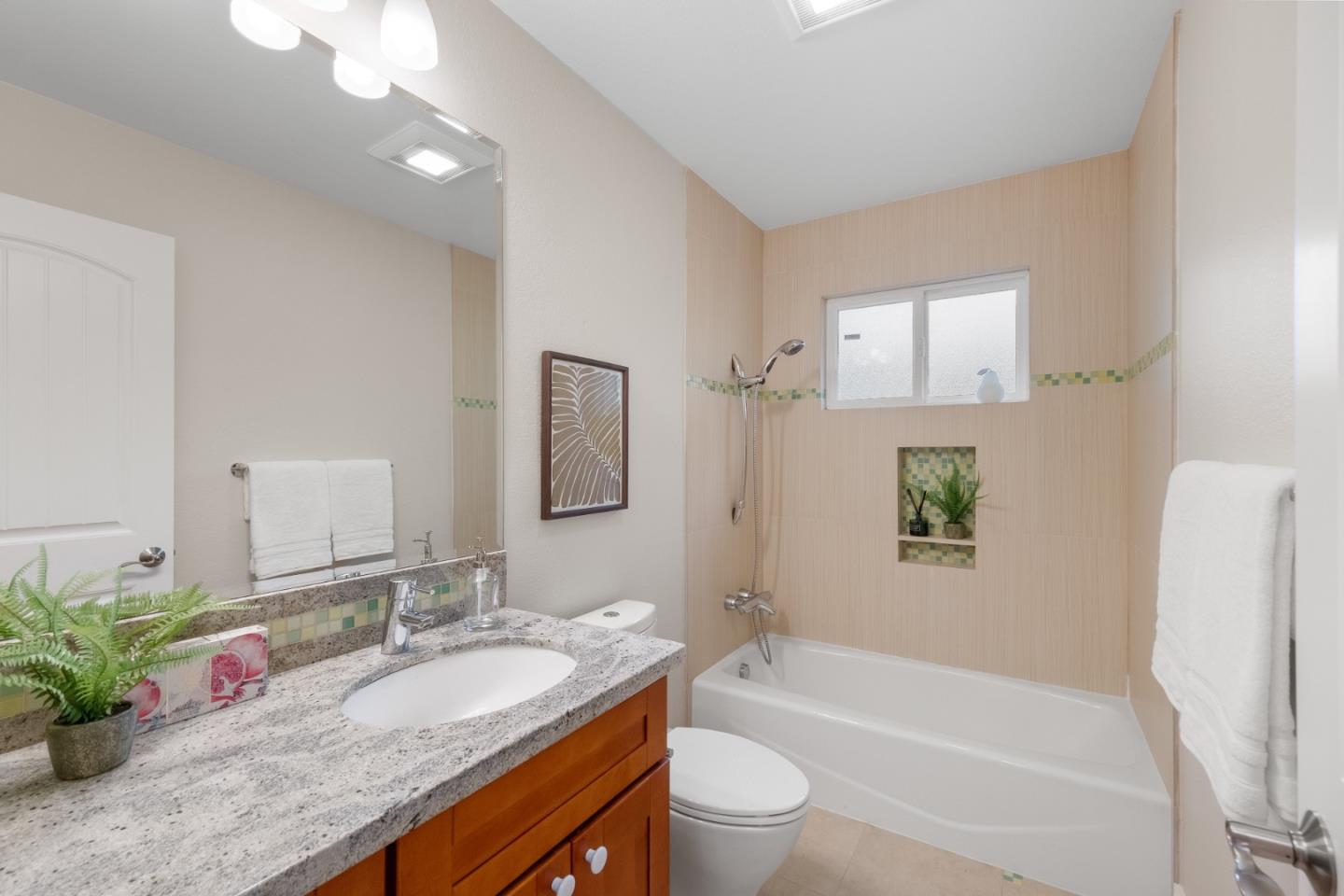 Detail Gallery Image 28 of 62 For 1098 Muir Way, Los Altos,  CA 94024 - 4 Beds | 3 Baths