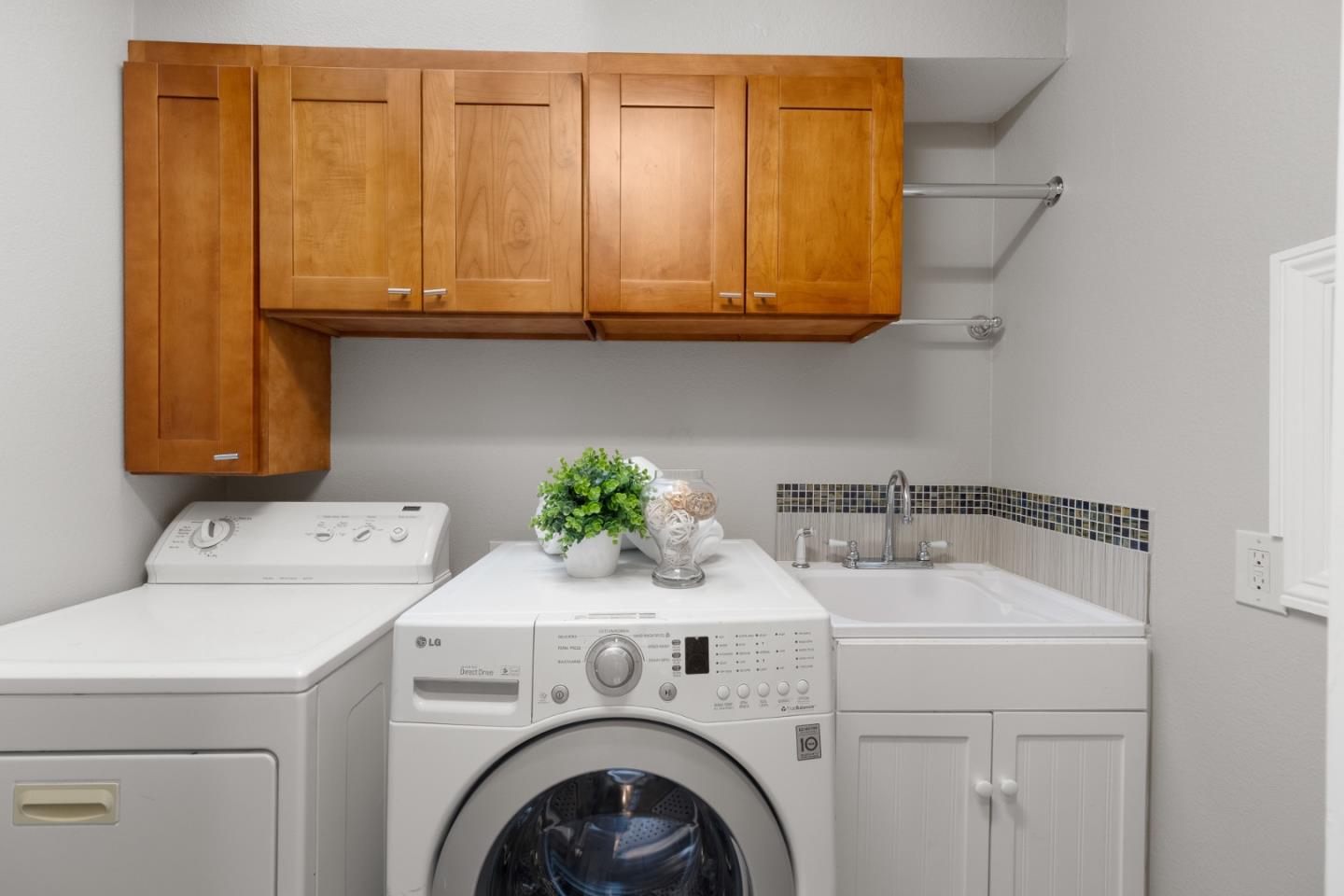 Detail Gallery Image 45 of 62 For 1098 Muir Way, Los Altos,  CA 94024 - 4 Beds | 3 Baths