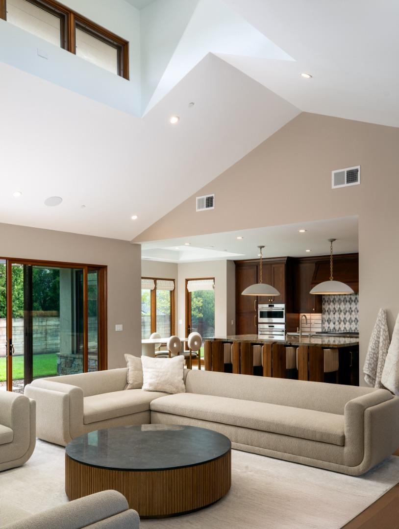 Detail Gallery Image 12 of 61 For 15288 via Pinto, Monte Sereno,  CA 95030 - 5 Beds | 7/2 Baths