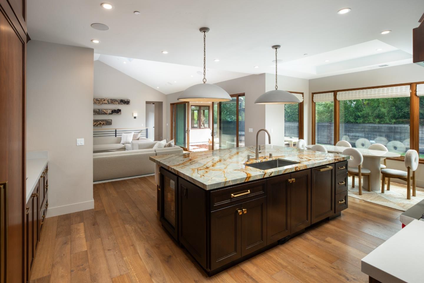 Detail Gallery Image 14 of 61 For 15288 via Pinto, Monte Sereno,  CA 95030 - 5 Beds | 7/2 Baths