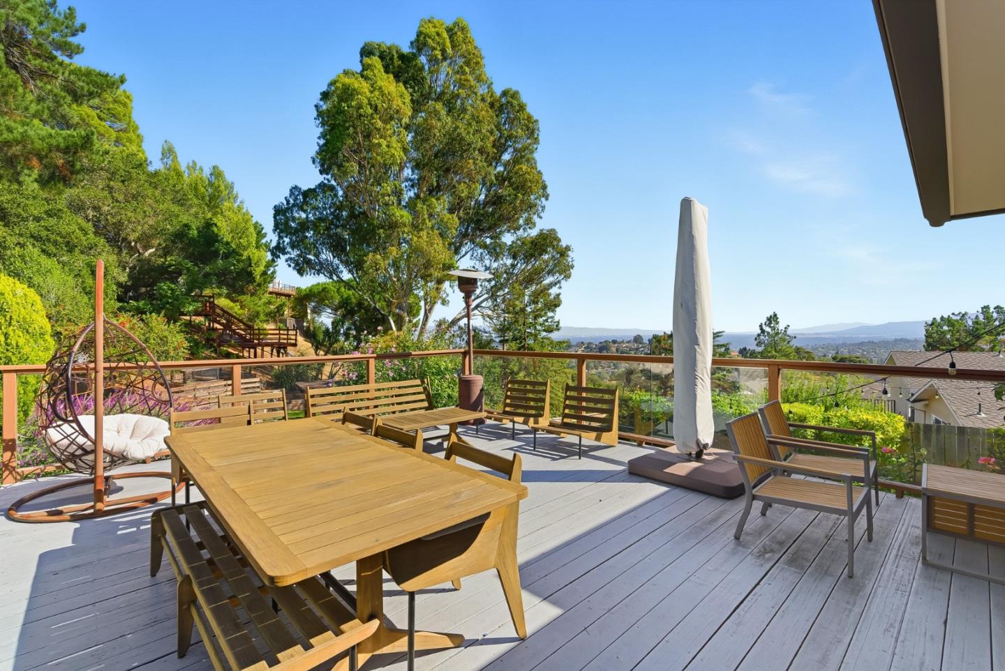 Detail Gallery Image 19 of 25 For 901 Crestview Dr, San Carlos,  CA 94070 - 4 Beds | 3 Baths