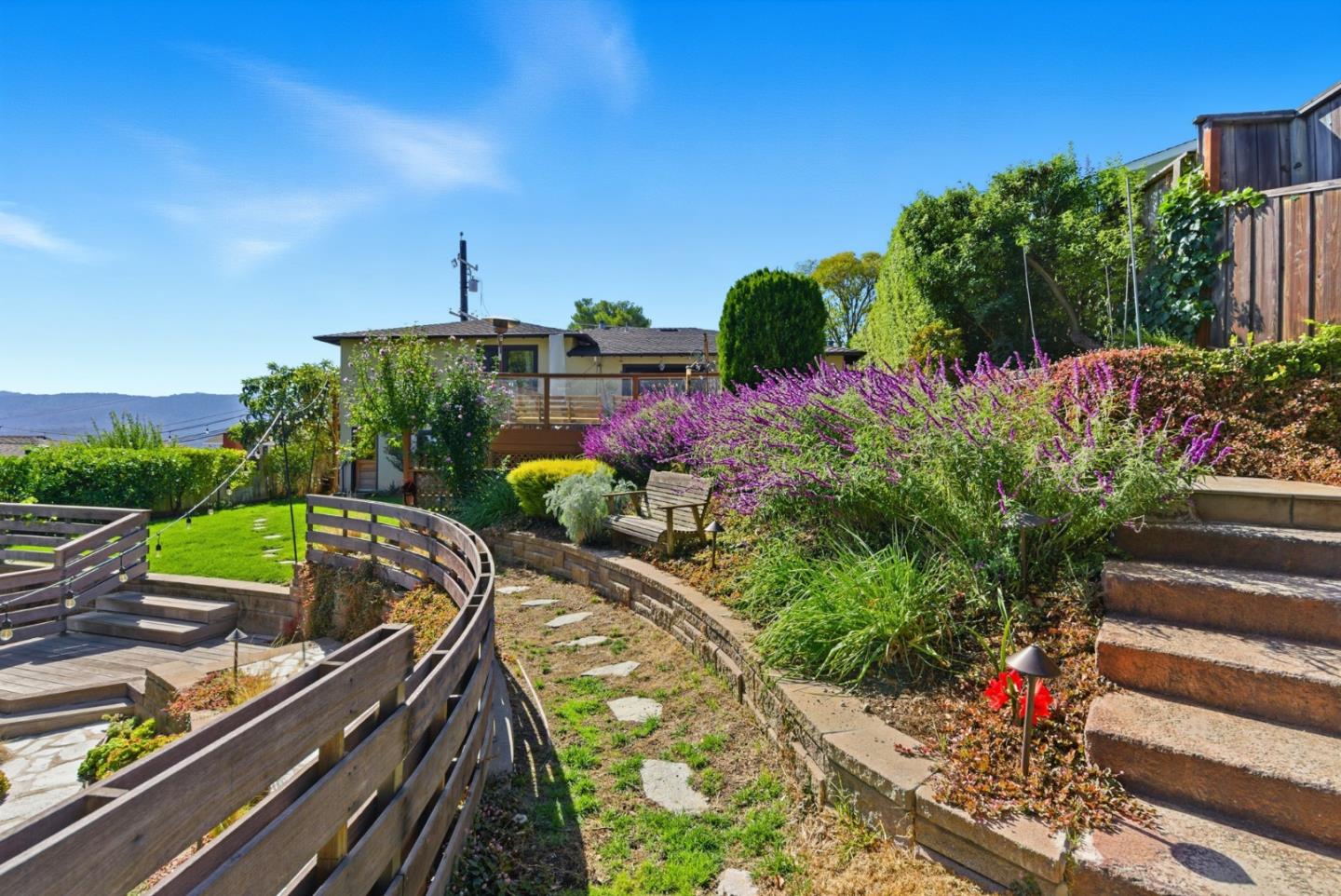 Detail Gallery Image 22 of 25 For 901 Crestview Dr, San Carlos,  CA 94070 - 4 Beds | 3 Baths