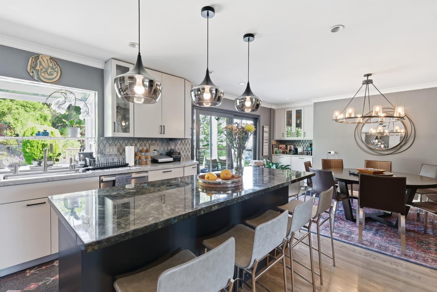 Detail Gallery Image 6 of 25 For 901 Crestview Dr, San Carlos,  CA 94070 - 4 Beds | 3 Baths