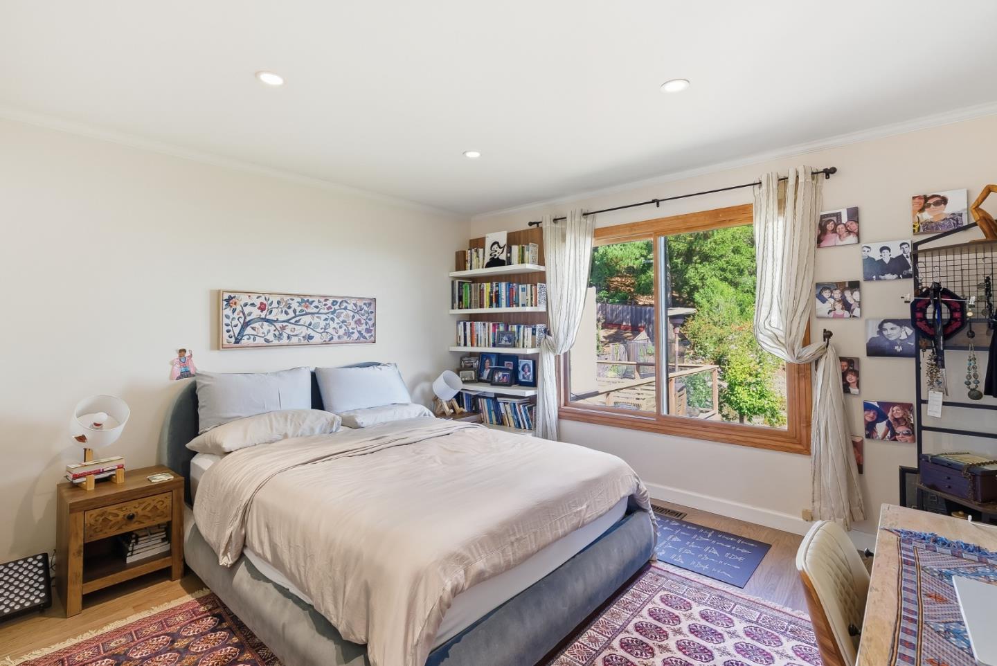 Detail Gallery Image 9 of 25 For 901 Crestview Dr, San Carlos,  CA 94070 - 4 Beds | 3 Baths