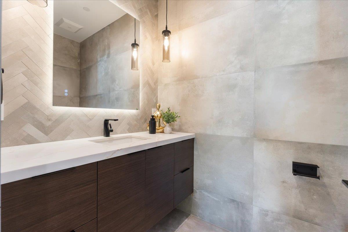 Detail Gallery Image 14 of 48 For 2213 Hicks Ave, San Jose,  CA 95125 - 4 Beds | 4/1 Baths